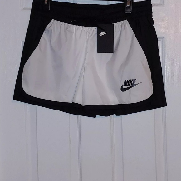 nike ladies shorts